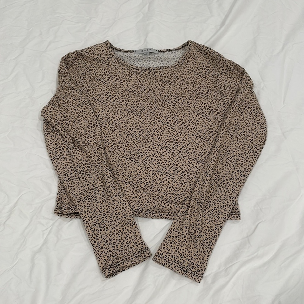 Leopard print cropped gaze shirt